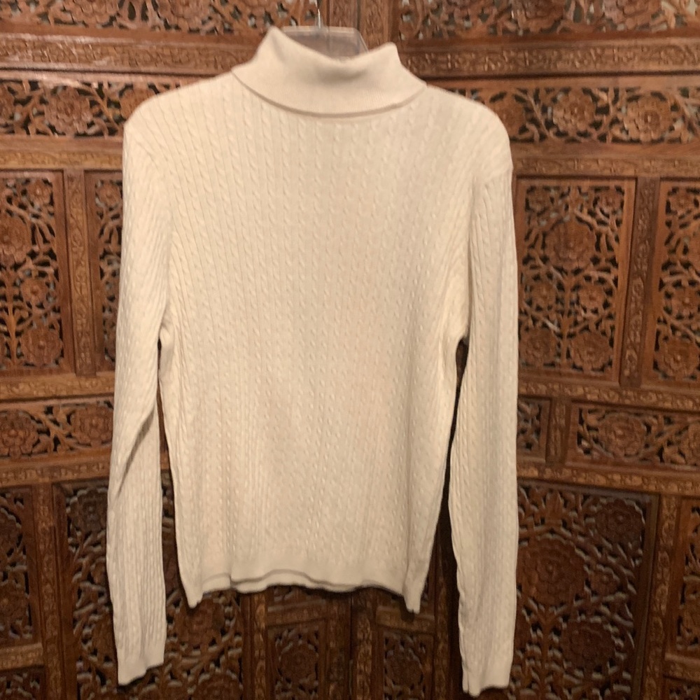 Croft and Barrow cream turtleneck sweater Size L